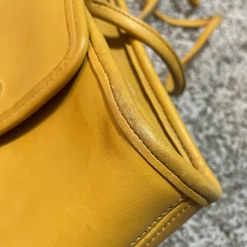 Vintage Coach Yellow Leather Scooter Crossbody Bag 9893 US Early 90s - Picture 11 of 16